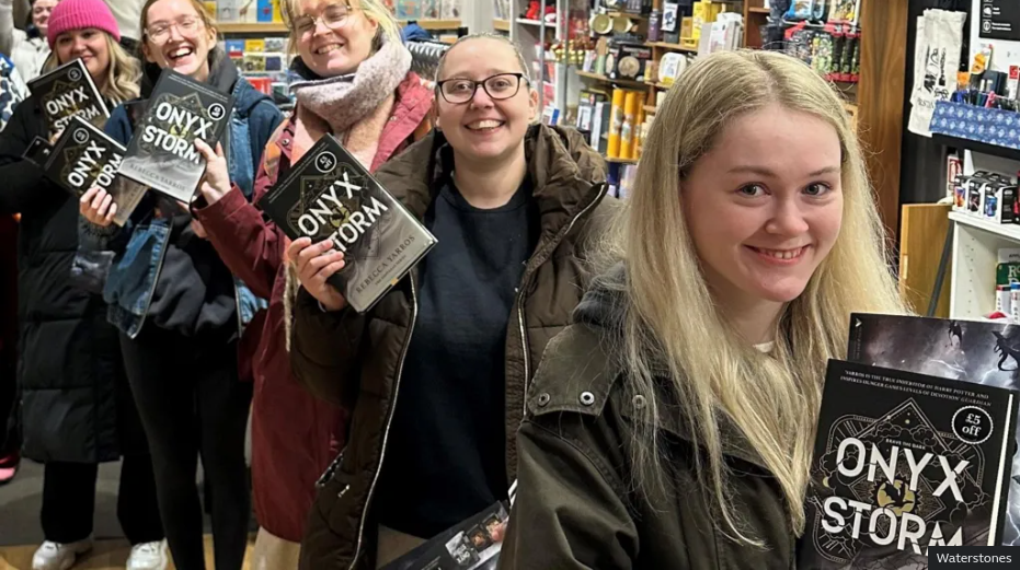 Fans rush for hotly anticipated ‘romantasy’ sequel