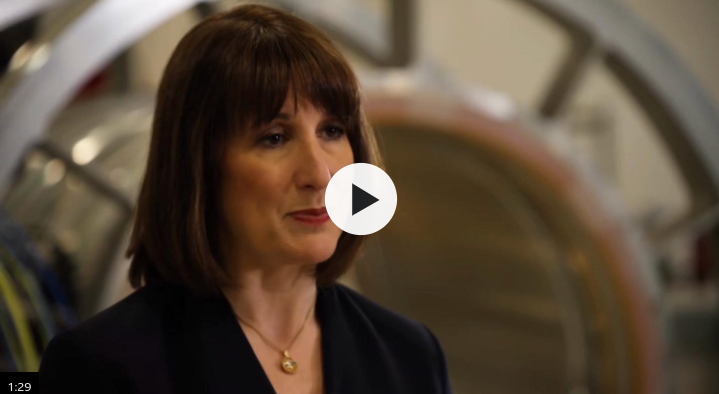 Reeves backs third Heathrow runway in growth push