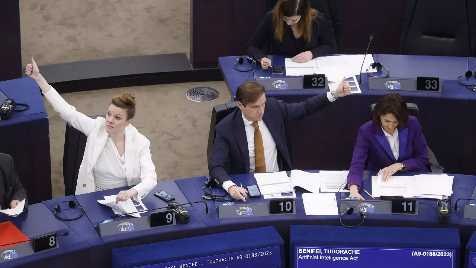 Lawmakers reject Commission decision to scrap planned AI liability rules