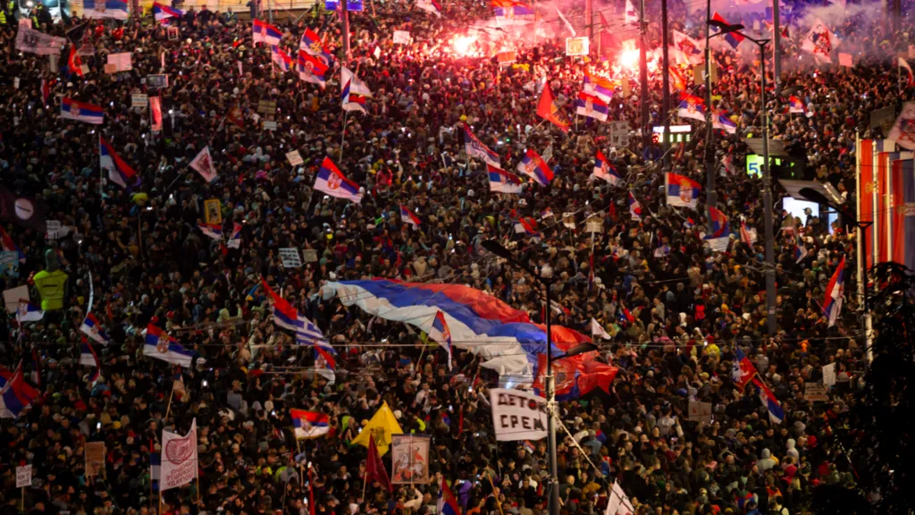 Serbia’s largest-ever rally sees 325,000 protest against&nbsp;government
