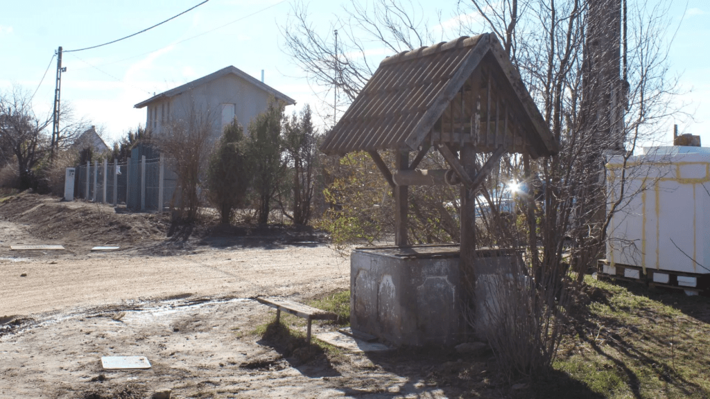 A 500-cubic-metre oil spill is still tainting lives in this Hungarian&nbsp;town