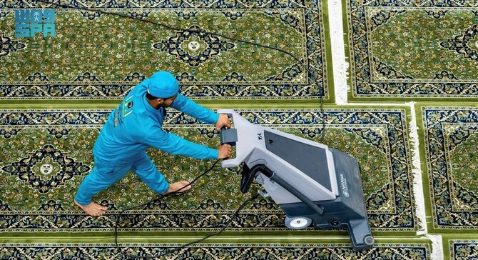 Grand Mosque in Makkah furnished with 33,000 Saudi-made luxury carpets for Ramadan