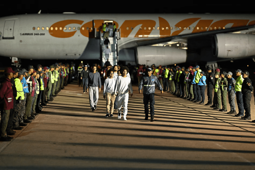 Venezuelan immigrants deported from US to Venezuela via&nbsp;Honduras