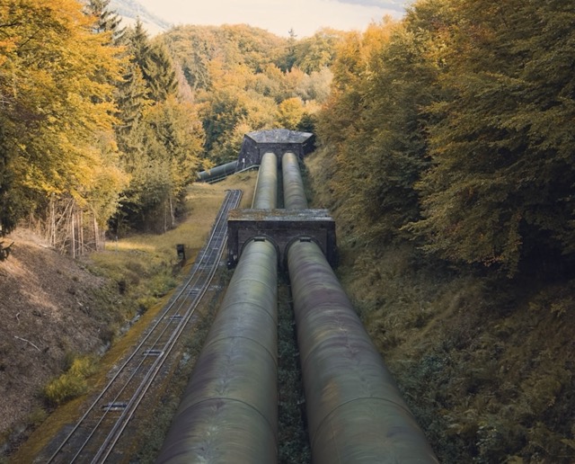 Pipeline to the Yuan: Russian Energy’s Panda‑Bond Pivot